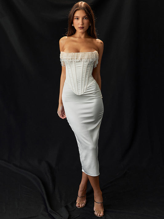 Well Tailored Dress with a Graceful Silhouette
