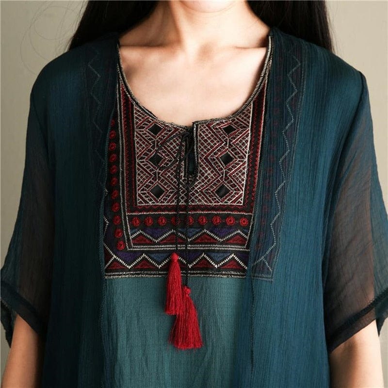 Beautifully Finished Dress in a Timeless Design