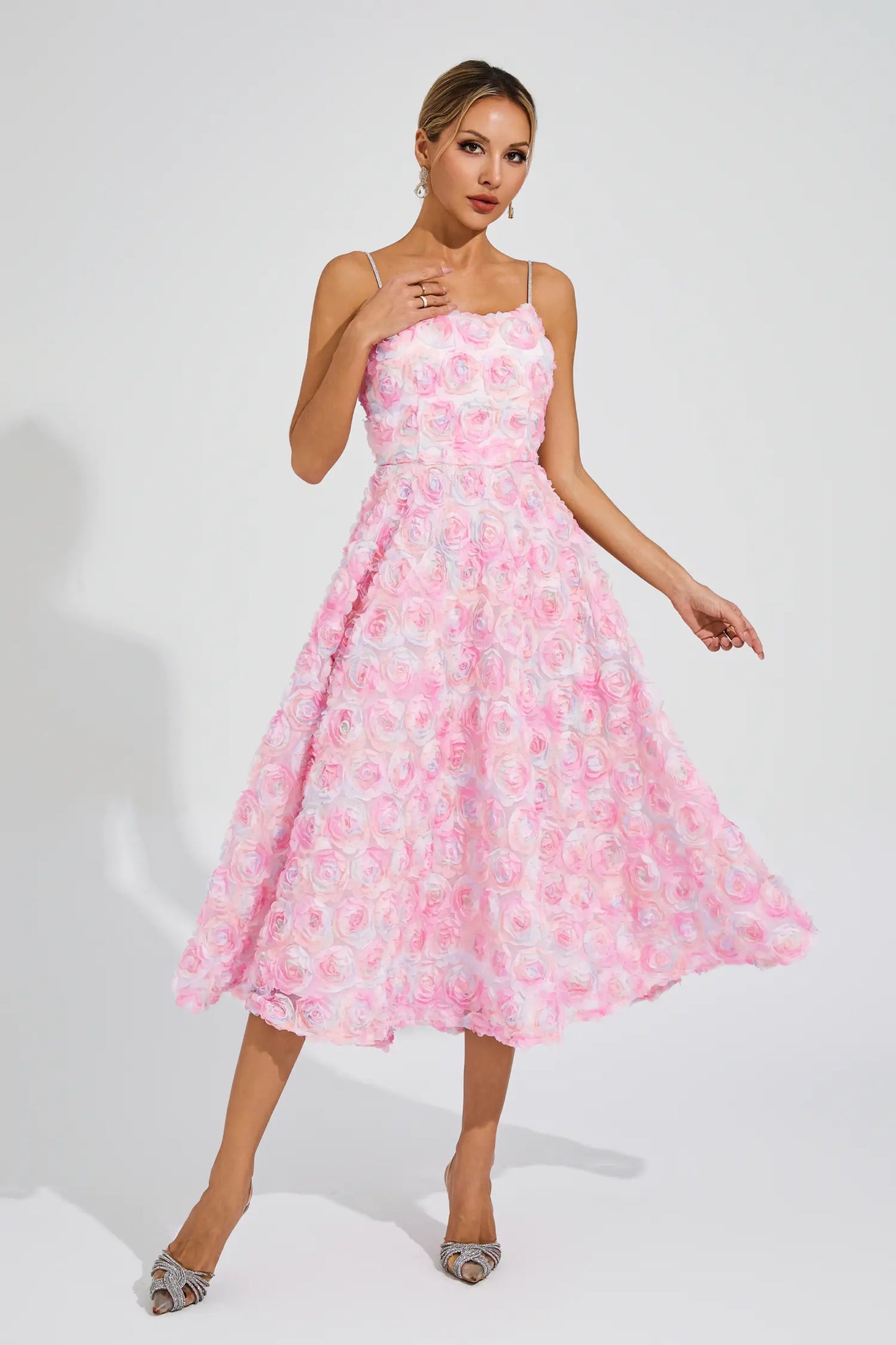 Well Tailored Dress with a Graceful Silhouette