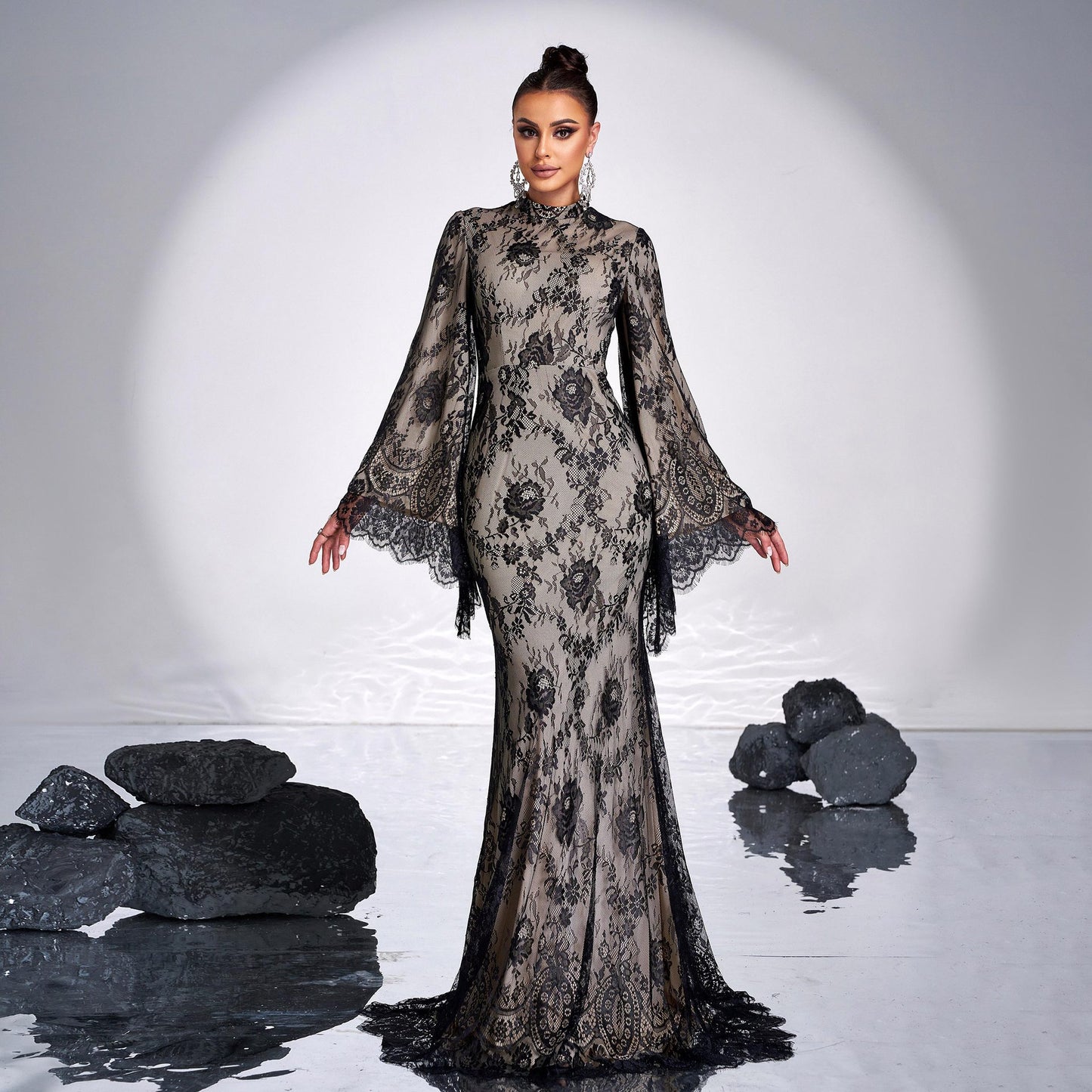 Beautifully Crafted Dress in a Classic Style