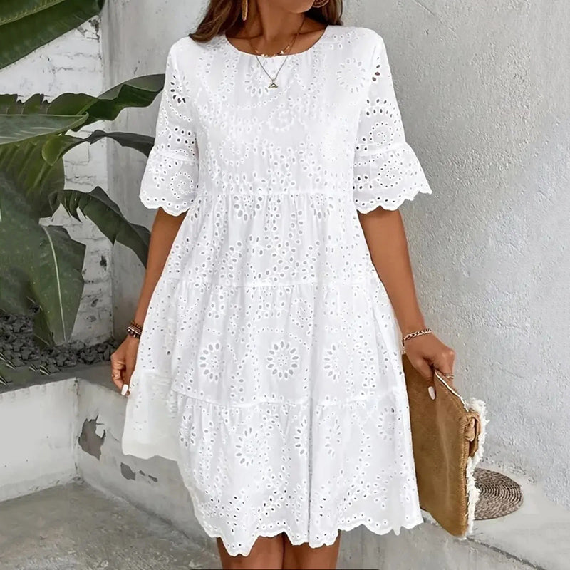 Classic Vintage Dress with a Flattering Fit