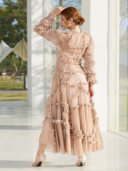 Effortlessly Elegant Dress with a Timeless Design