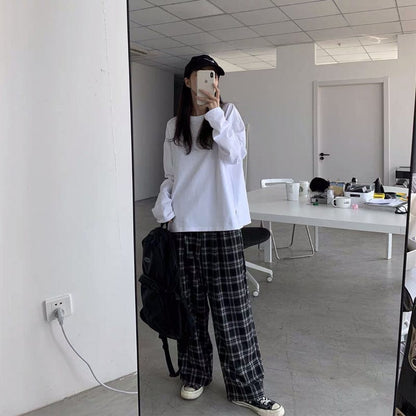 Elegantly Styled Pants for Everyday Wear