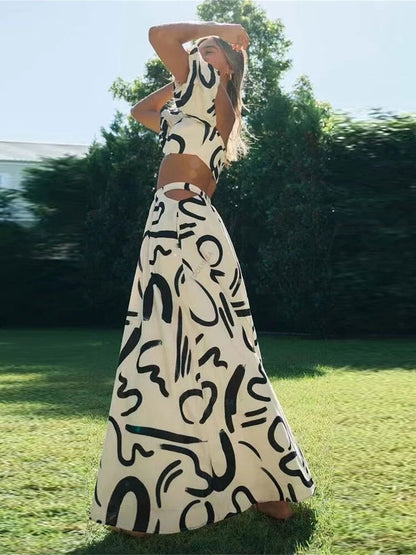 Effortlessly Elegant Garment with a Timeless Design