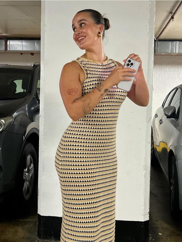 Gracefully Styled Dress for Any Occasion
