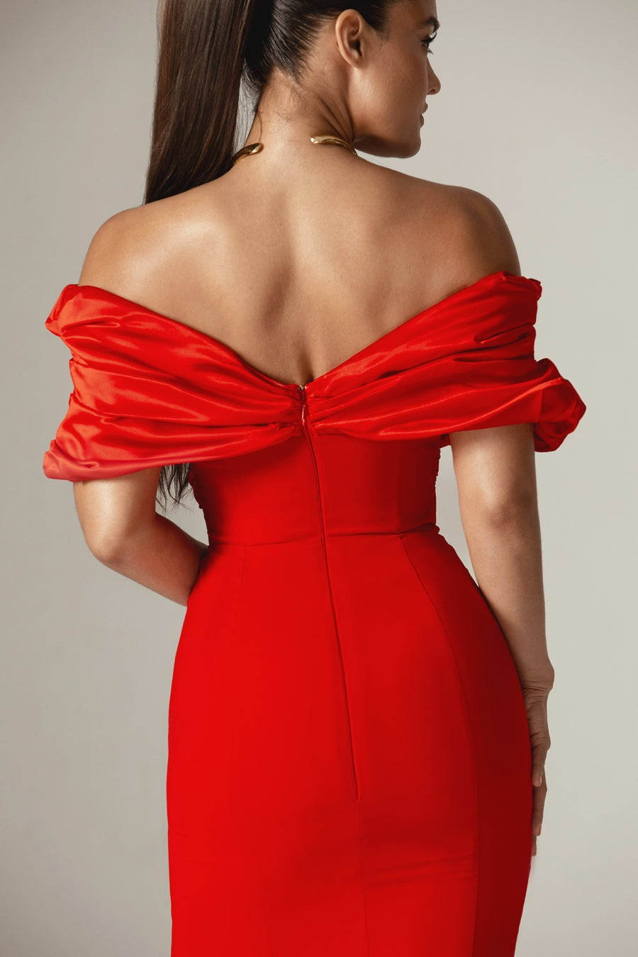 Gracefully Styled Dress for Any Occasion