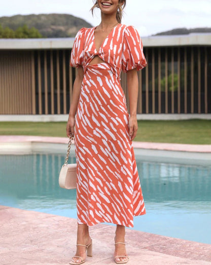 Effortlessly Elegant Dress with a Timeless Design