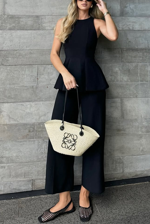 Effortlessly Elegant Pants with a Timeless Design
