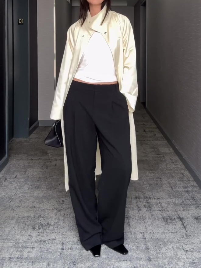 Well Tailored Coat with a Graceful Silhouette