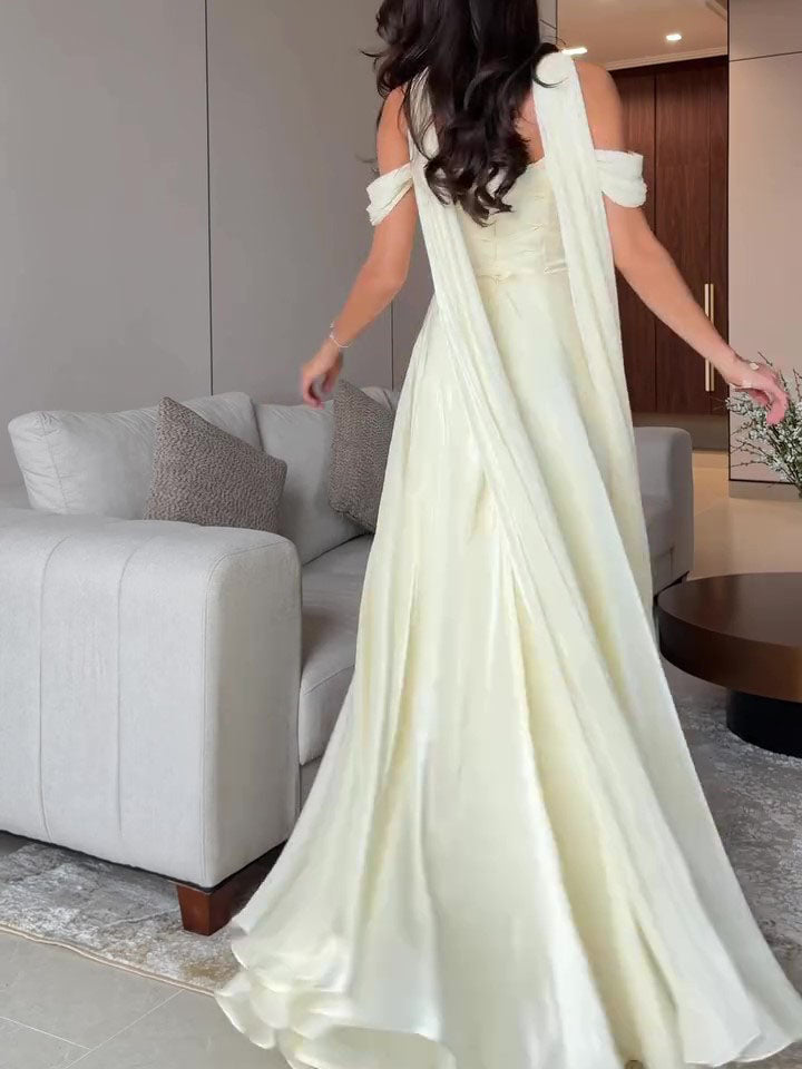 Effortlessly Elegant Garment with a Timeless Design