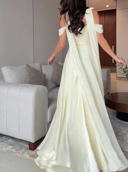 Effortlessly Elegant Garment with a Timeless Design