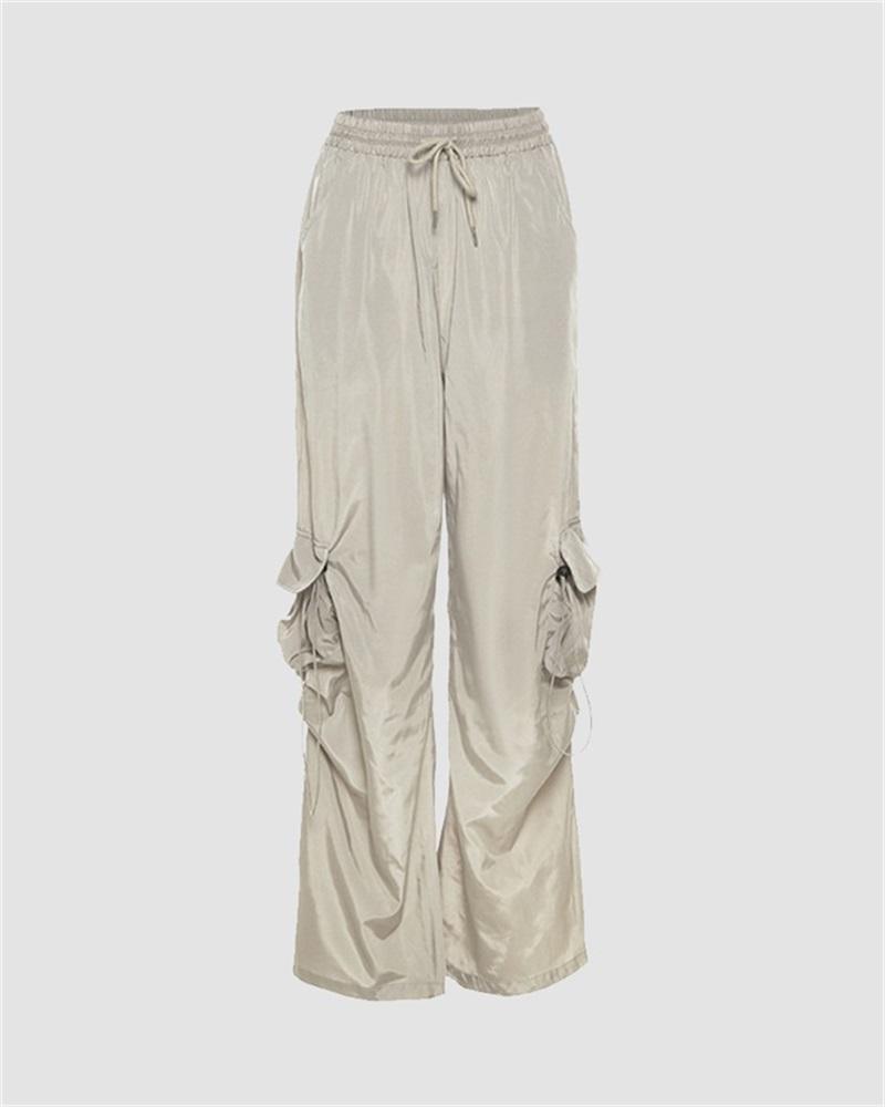 Effortlessly Elegant Pants with a Timeless Design
