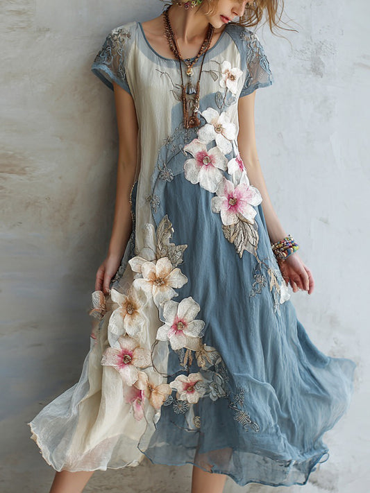 Beautifully Finished Dress in a Timeless Design