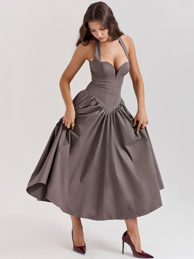 Beautifully Crafted Dress in a Classic Style