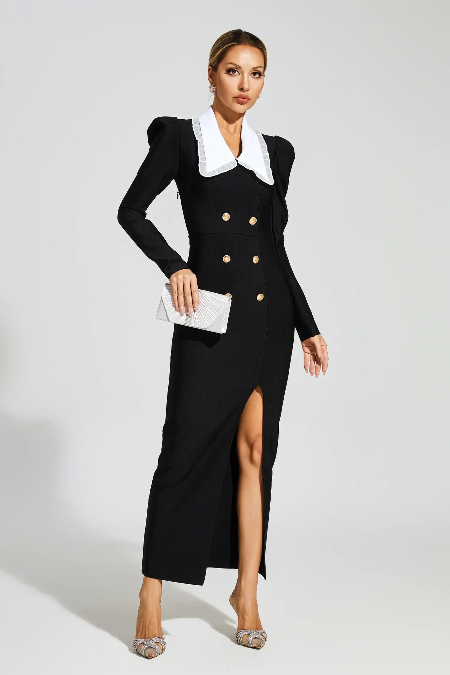 Well Tailored Dress with a Graceful Silhouette