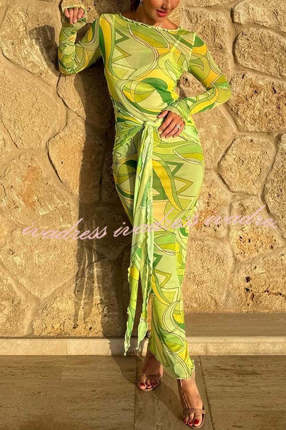 Gracefully Styled Dress for Any Occasion