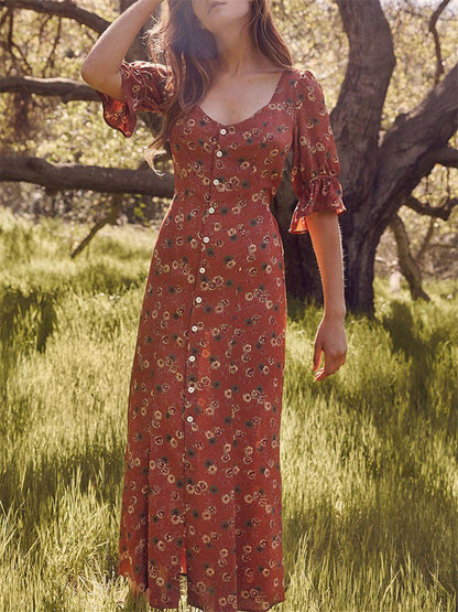 Classic Vintage Dress with a Flattering Fit