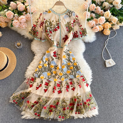 Effortlessly Elegant Dress with a Timeless Design