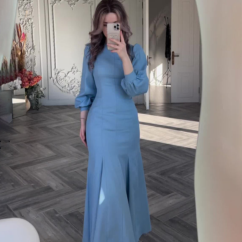 Beautifully Finished Dress in a Timeless Design