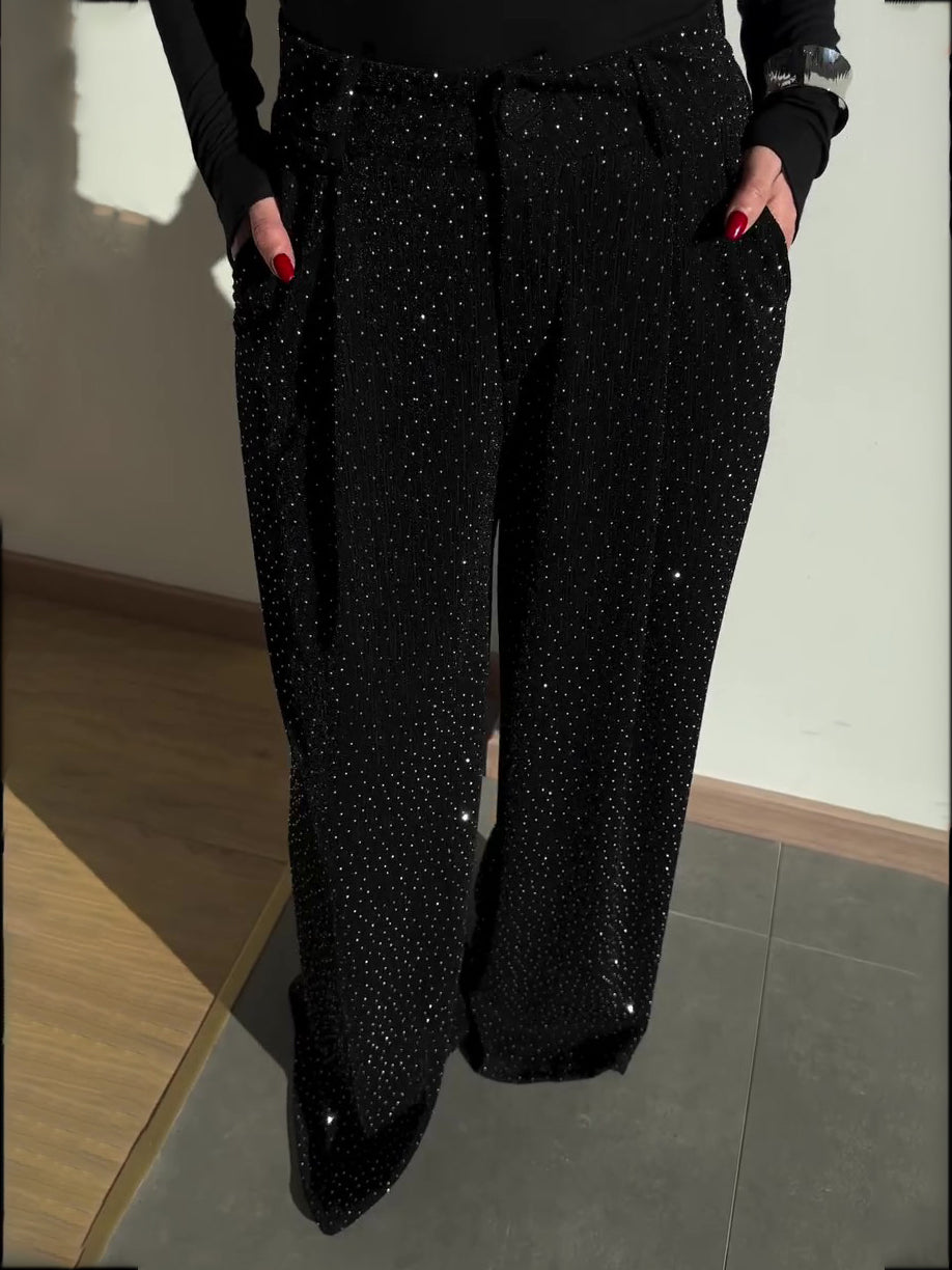 Sophisticated Trousers with a Clean Classic Look