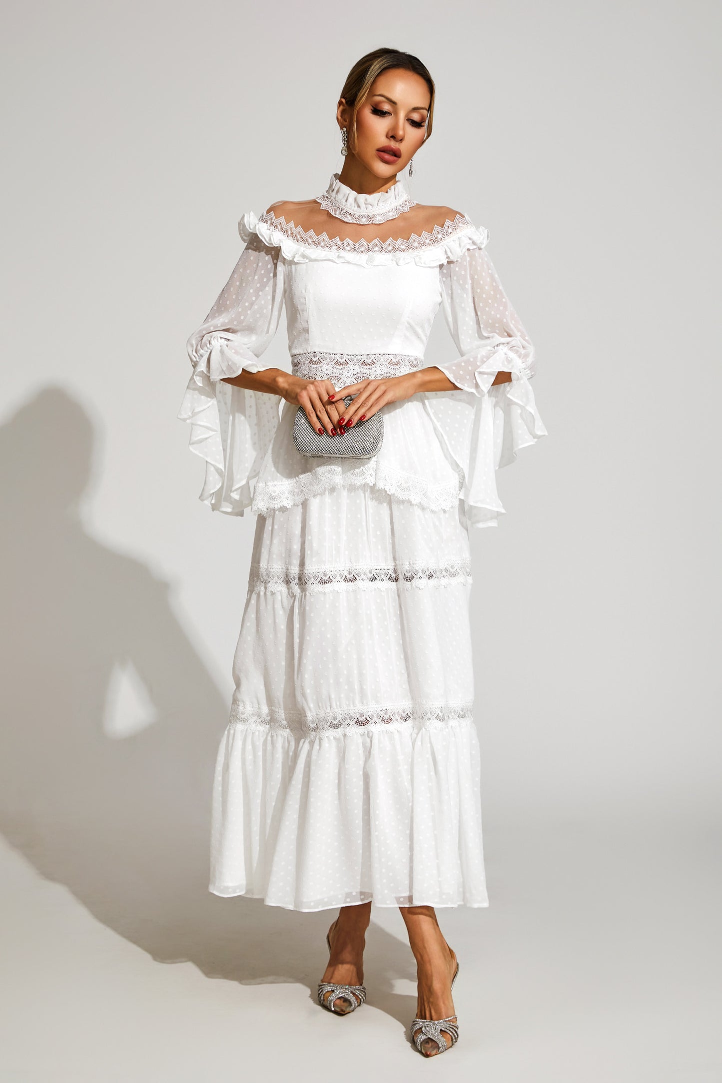Beautifully Finished Dress in a Timeless Design