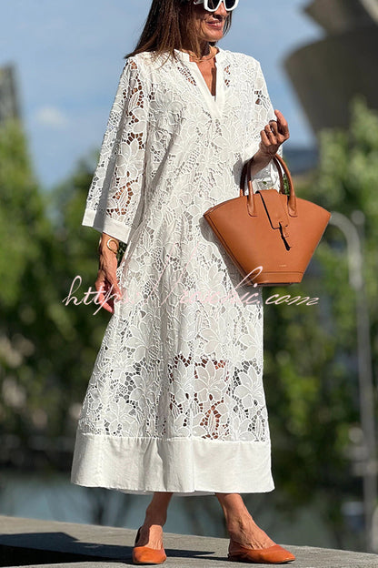 Beautifully Finished Dress in a Timeless Design