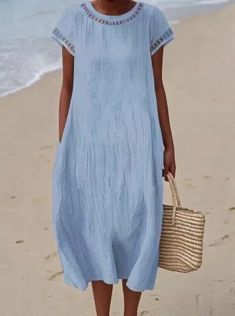 Well Tailored Dress with a Graceful Silhouette