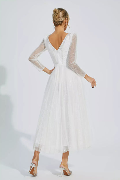 Beautifully Crafted Dress in a Classic Style