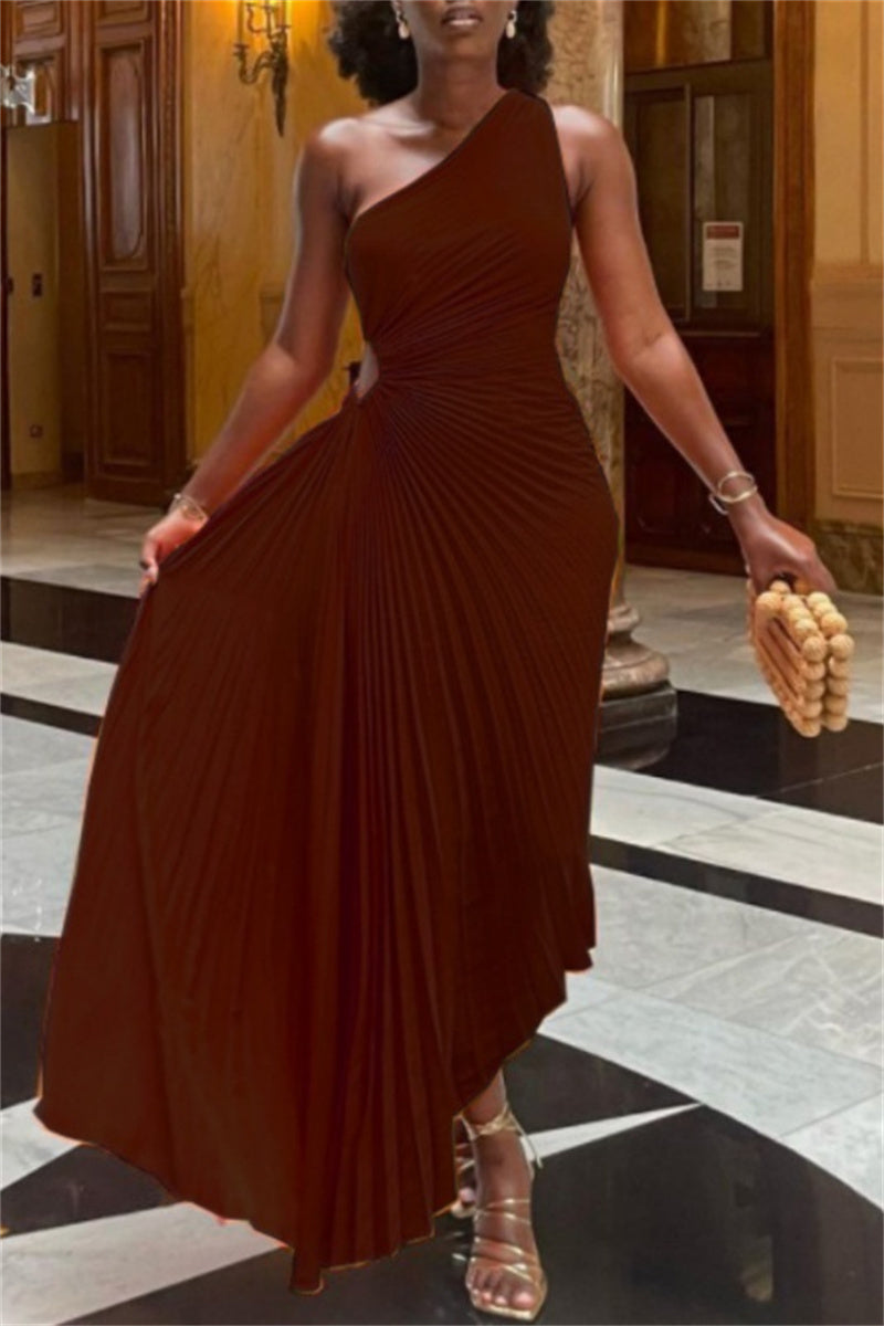 Well Tailored Dress with a Graceful Silhouette