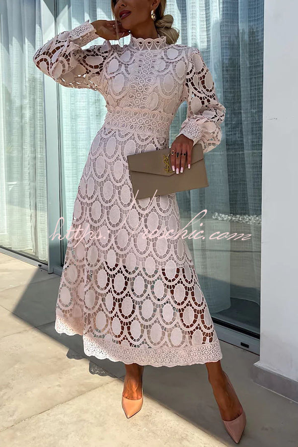 Classic Vintage Dress with a Flattering Fit