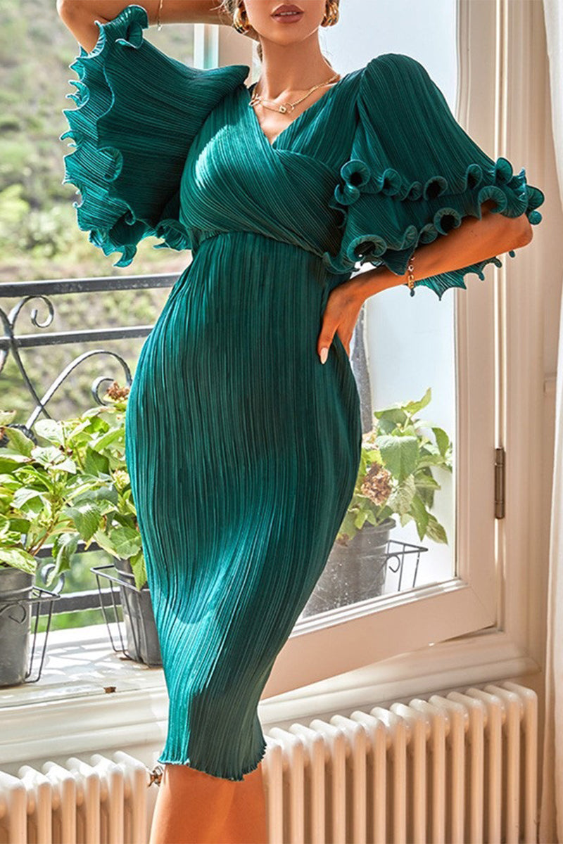Classic Vintage Dress with a Flattering Fit