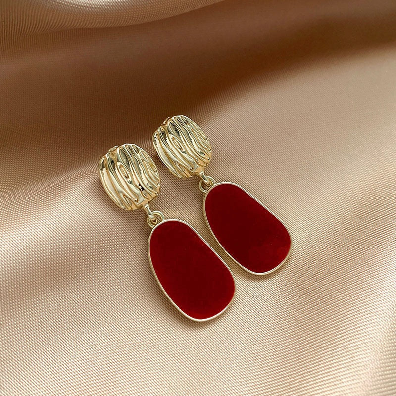 Romantic Pearl Earring for Special Moments