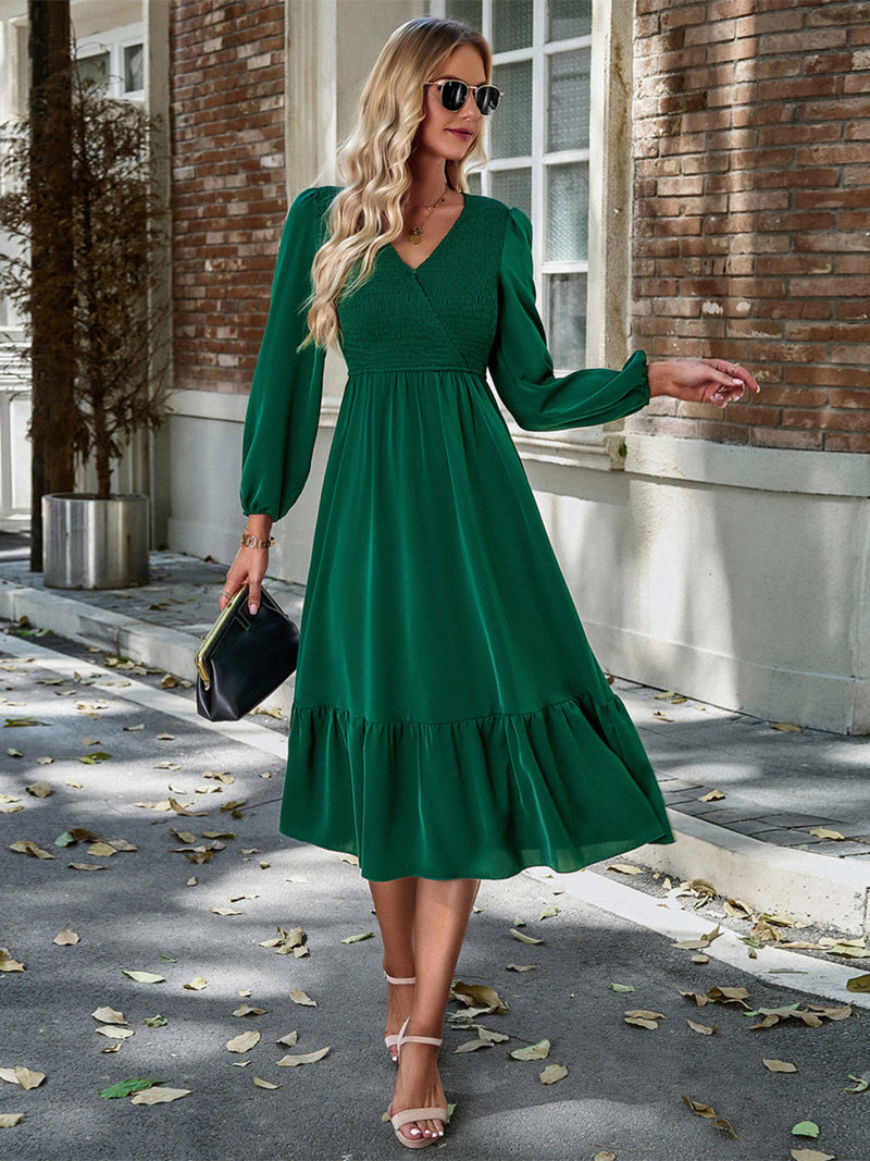 Beautifully Finished Dress in a Timeless Design