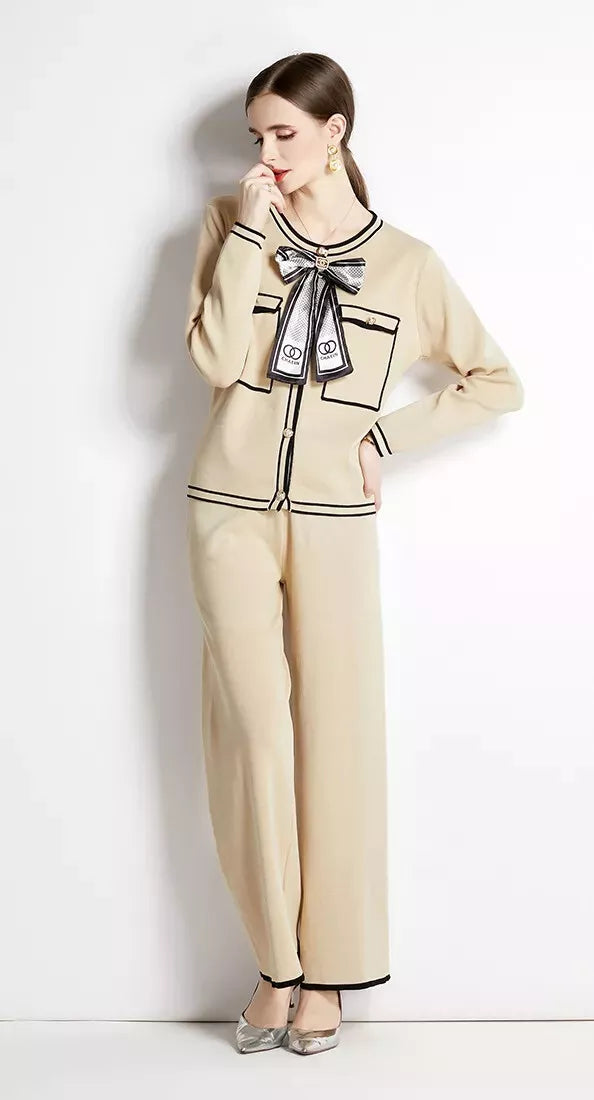 Well Tailored Cardigan with a Graceful Silhouette