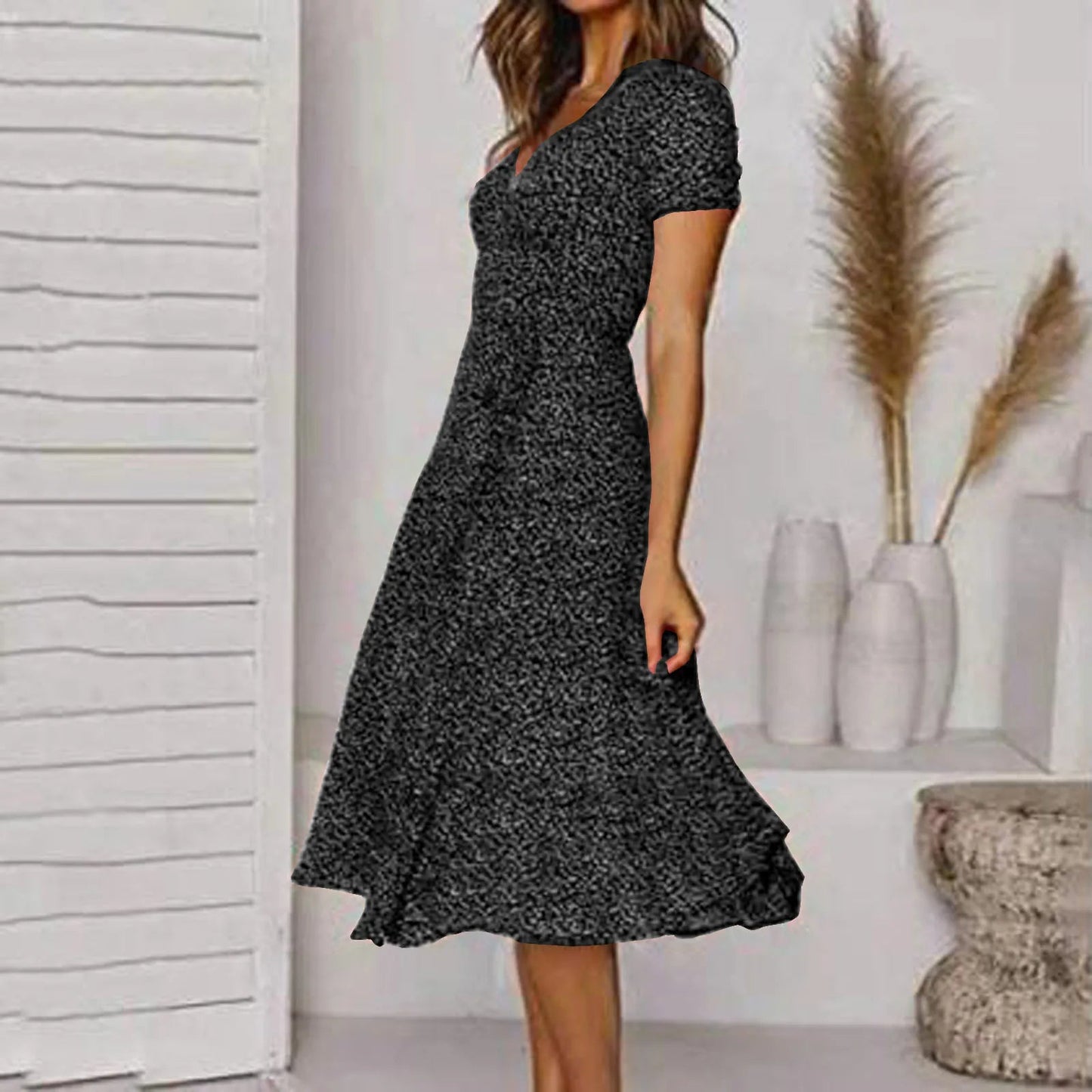 Classic Vintage Dress with a Flattering Fit
