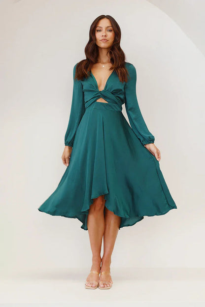Effortlessly Elegant Dress with a Timeless Design