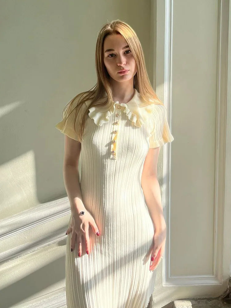 Beautifully Finished Dress in a Timeless Design