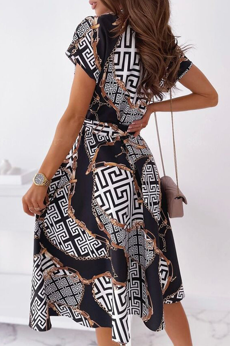 Classic Vintage Dress with a Flattering Fit