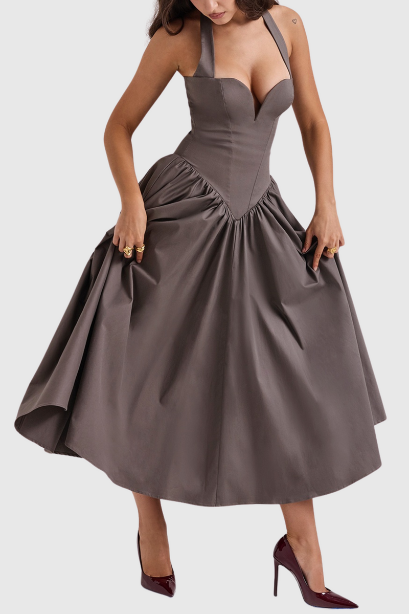 Beautifully Crafted Dress in a Classic Style