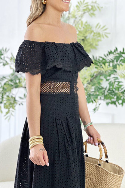 Beautifully Finished Dress in a Timeless Design