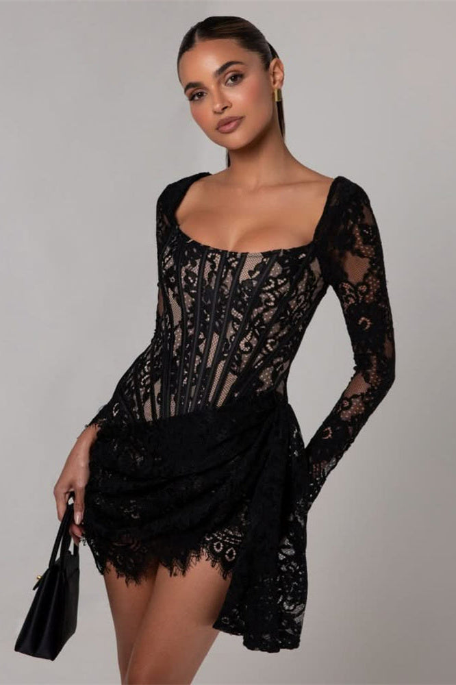 Beautifully Finished Dress in a Timeless Design