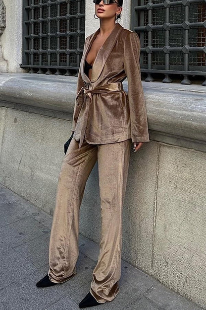 Classic Vintage Pants with a Flattering Fit
