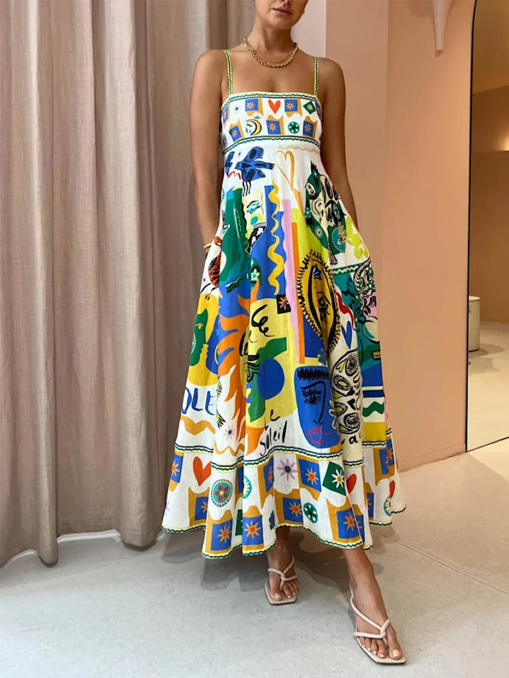 Well Tailored Dress with a Graceful Silhouette