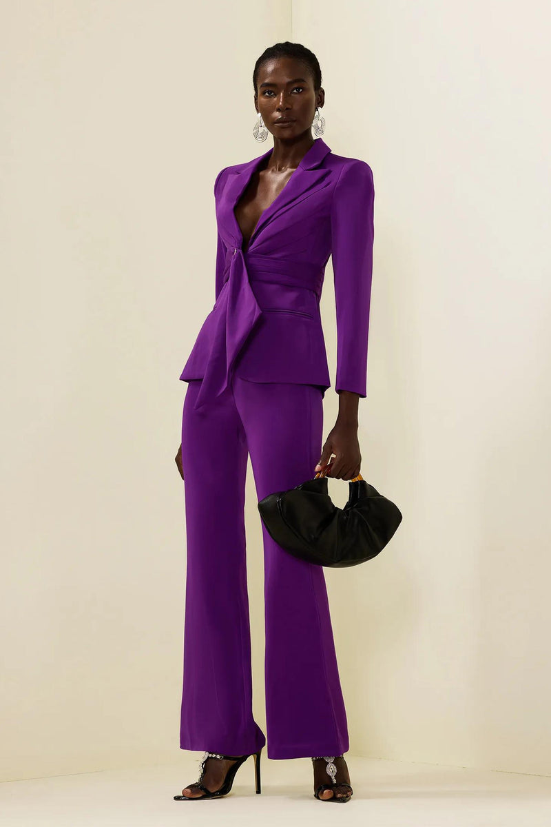 Well Tailored Pants with a Graceful Silhouette