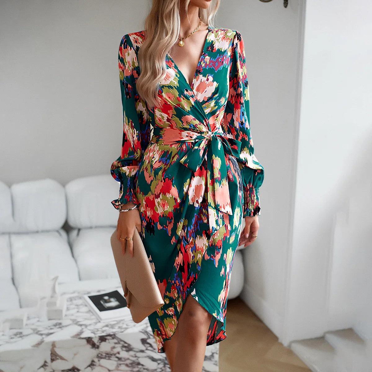 Classic Vintage Dress with a Flattering Fit