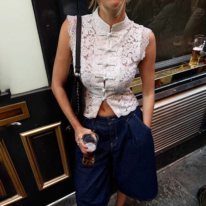 Well Tailored Top with a Graceful Silhouette