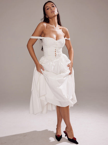Well Tailored Dress with a Graceful Silhouette