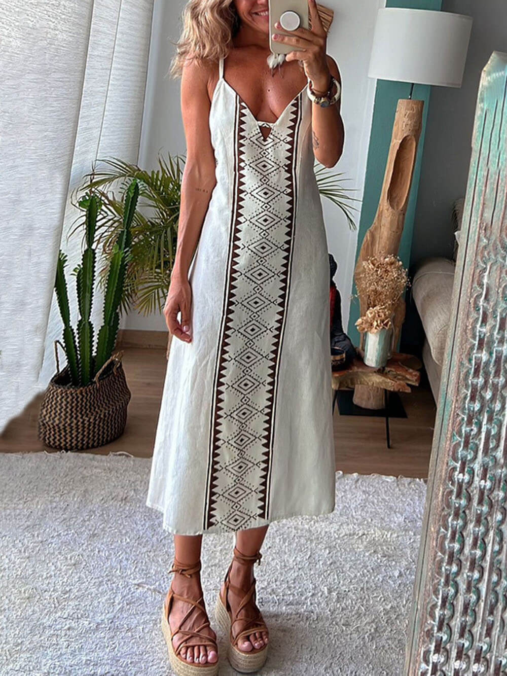 Beautifully Crafted Dress in a Classic Style