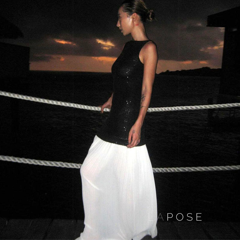 Effortlessly Elegant Dress with a Timeless Design