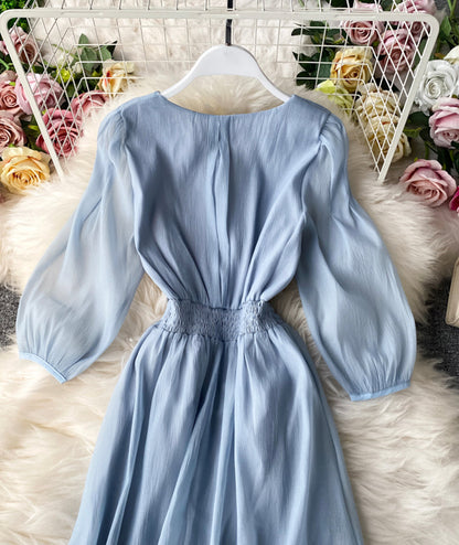 Beautifully Finished Dress in a Timeless Design